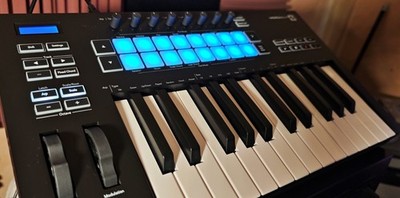 Neuwertig verpackt Novation Launchkey 25 Mk3 ~ kaum benutzt ~ einwandfrei 