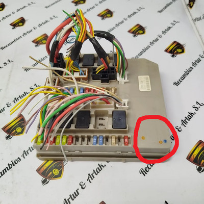 Renault Modus Clio Fuse Box 902663A 902 663A 8200902663A