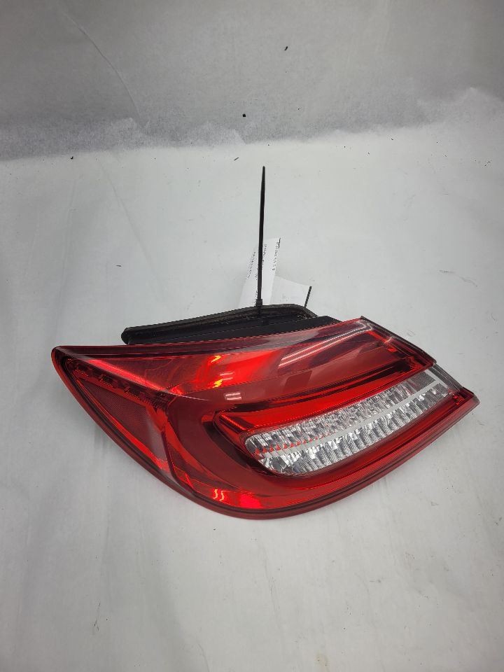 2014-2017 MASERATI QUATTROPORTE LEFT REAR OUTER TAIL BRAKE LIGHT OEM 6700054520