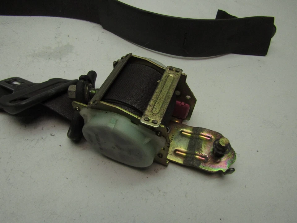 Cinturón de seguridad RODEO 1998 2002 ISUZU 2,2 L lado del conductor izquierdo asiento delantero OEM Foto 3 de 4
