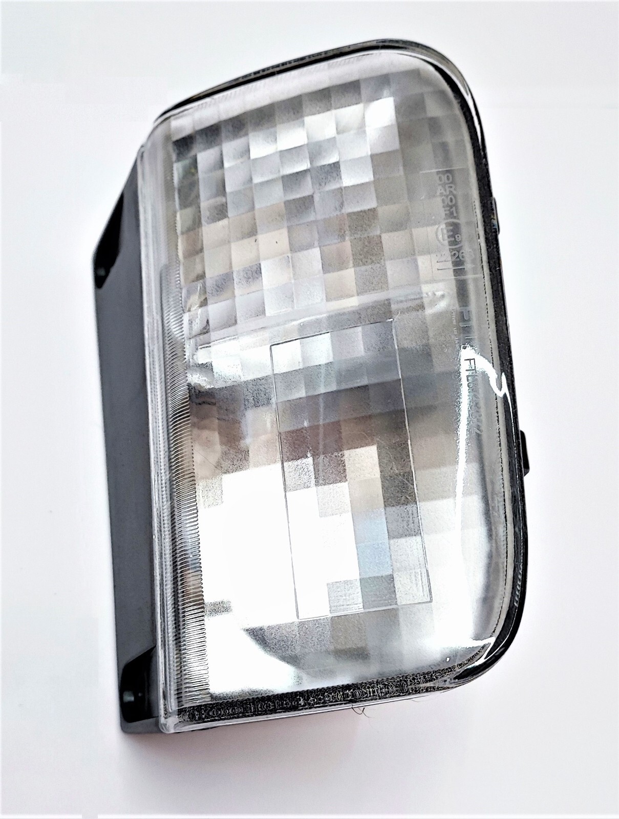 Feu arrière droit Renault Trafic II cassé ? Remplacez votre phare de signalisation 2007-2014