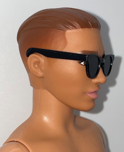 @BarbieStyle #6 Luxus Resort Made to Move Ken Junge Puppe Outfit schwarze Sonnenbrille - Bild 2 von 4