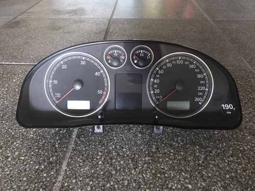 VW Passat 3BG Bj.05 Diesel gebr. Tacho Kombiinstrument 3B0920829A 359.986km #048