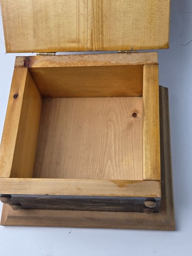 Vtg Wooden Hinged Box With Decoupage Bald Eagle Design 8" x 5" Handmade - Picture 8 of 18