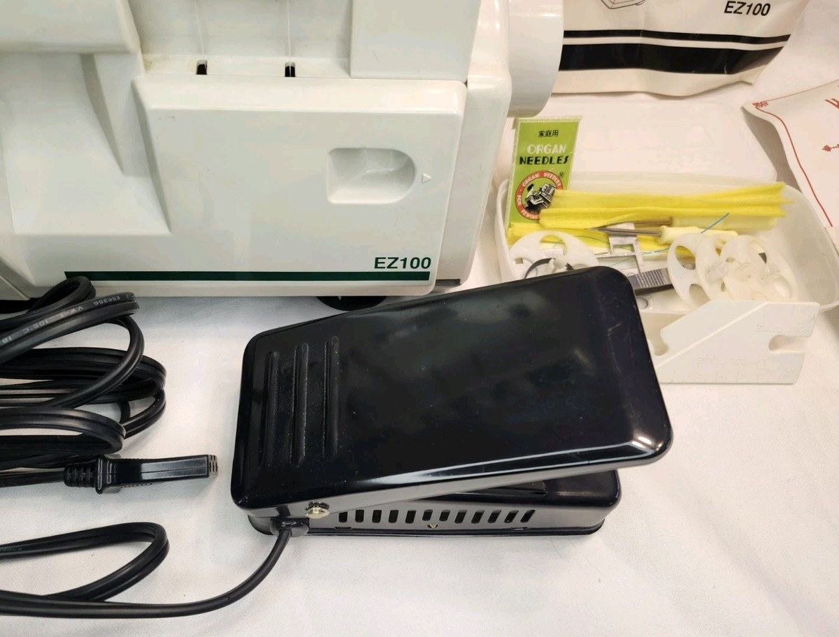 Vintage E-Z Lock EZ100 4/3 Thread Sewing Serger + Thread TESTED
