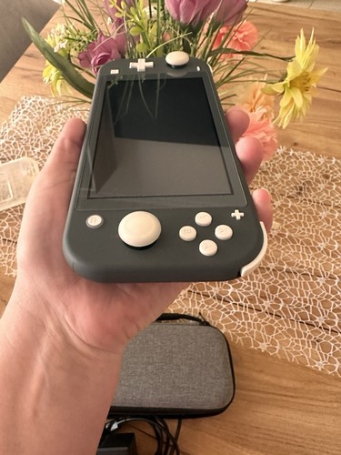 Nintendo Switch Lite Spielkonsole - Grau - Bild 5 von 10
