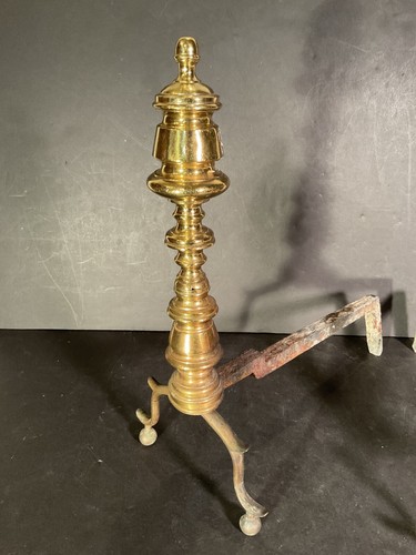 EARLY 1800's FEDERAL ERA PEENED ANTIQUE SOLID BRASS HEAVY FIREPLACE ANDIRONS - Picture 6 of 6