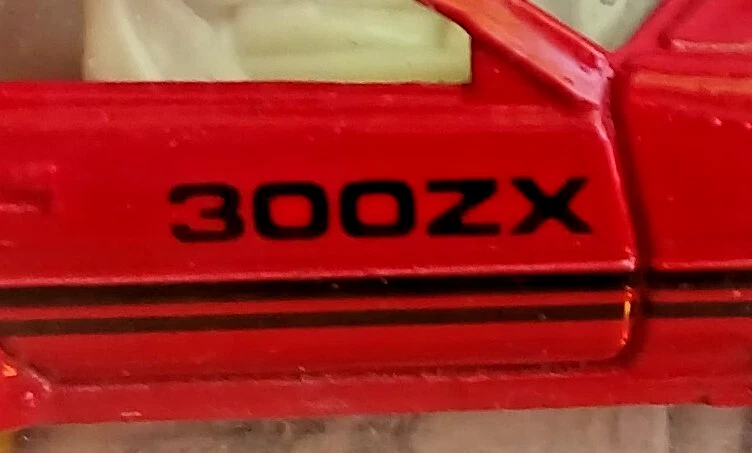 Nissan 300ZX Fairlady Z Z31 Maisto rojo cupé deportivo, escala 1:64 nuevo en una tarjeta de corte Foto 3 de 4