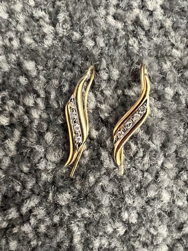 14K GOLD AND DIAMOND DANGLING RAINING WATERFALL EARRINGS