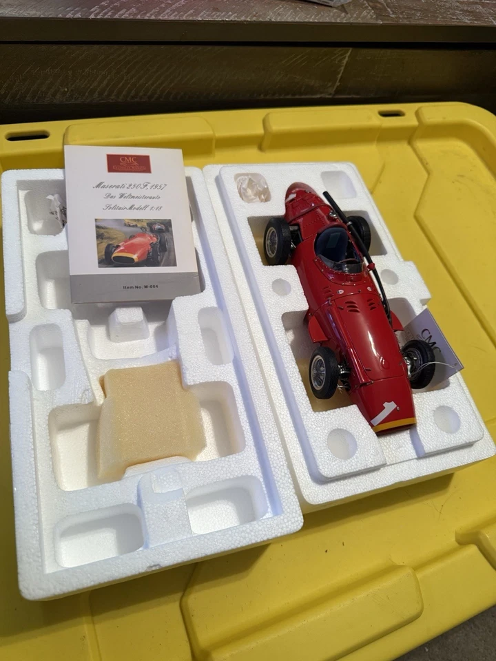 1957 Maserati 250F #1 Grand-Prix-Sieger модель 1:18 с коробкой - Изображение 2 из 4