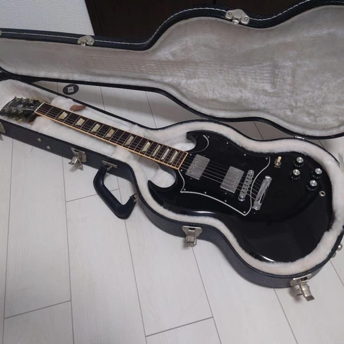 Gibson SG Standard 2010 Ebony Electric Guitar Excellent Condition Rarely Used