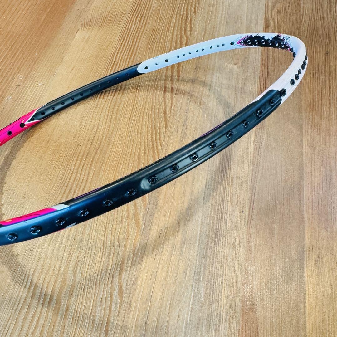 ラケット YONEX VOLTRIC i-FORCE YONEX VOLTRIC i FORCE VTIF Racquet (Bright Pink