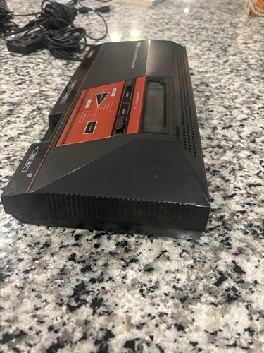 SEGA MASTER SYSTEM CONSOLE MODEL 3010 WITH OEM CONTROLLER & CABLES TESTED - Picture 4 of 19