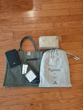 EMIRATES BVLGARI Le GEMME OROM WOMEN'S FIRST CLASS AMENITY KIT, PAJAMAS + MORE