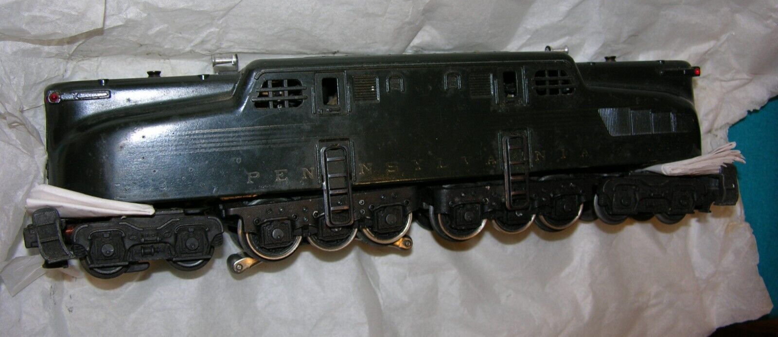 POSTWAR LIONEL 2332 PENNSYLVANIA RAILROAD BRUNSWICK GREEN 5 STRIPE GG1