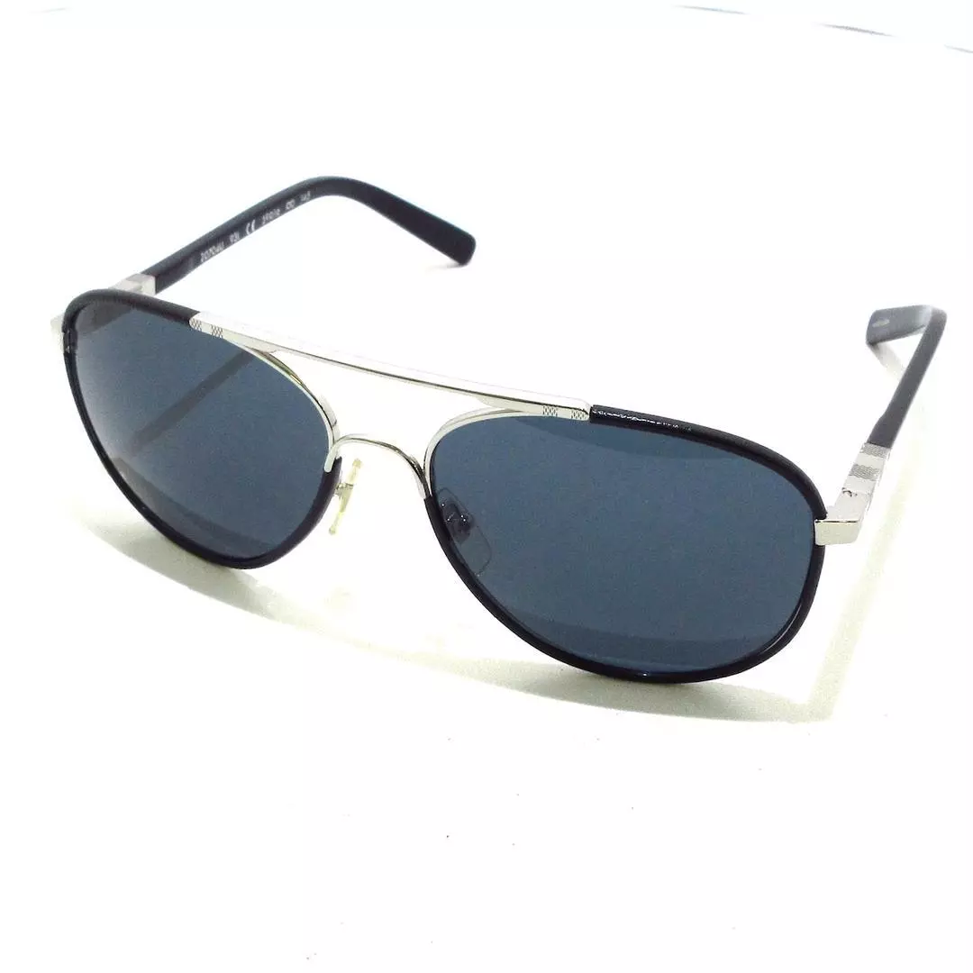 Louis Vuitton Sunglasses With Logo On Lenses