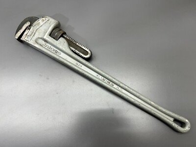 10 in. Pipe Wrench, Cast Iron Head with Aluminum Rubber Coated Handle, Gray/Black 10 in. Pipe Wrench, Cast Iron Head with Aluminum Rubber Coated Handle, Gray/Black