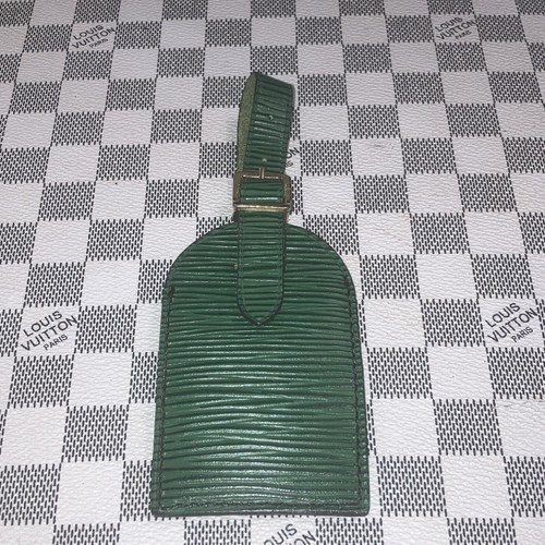 Louis Vuitton 2 pezzi verde scuro Epi pelle grande e oro ferramenta etichetta e poignetta - Foto 8 di 17