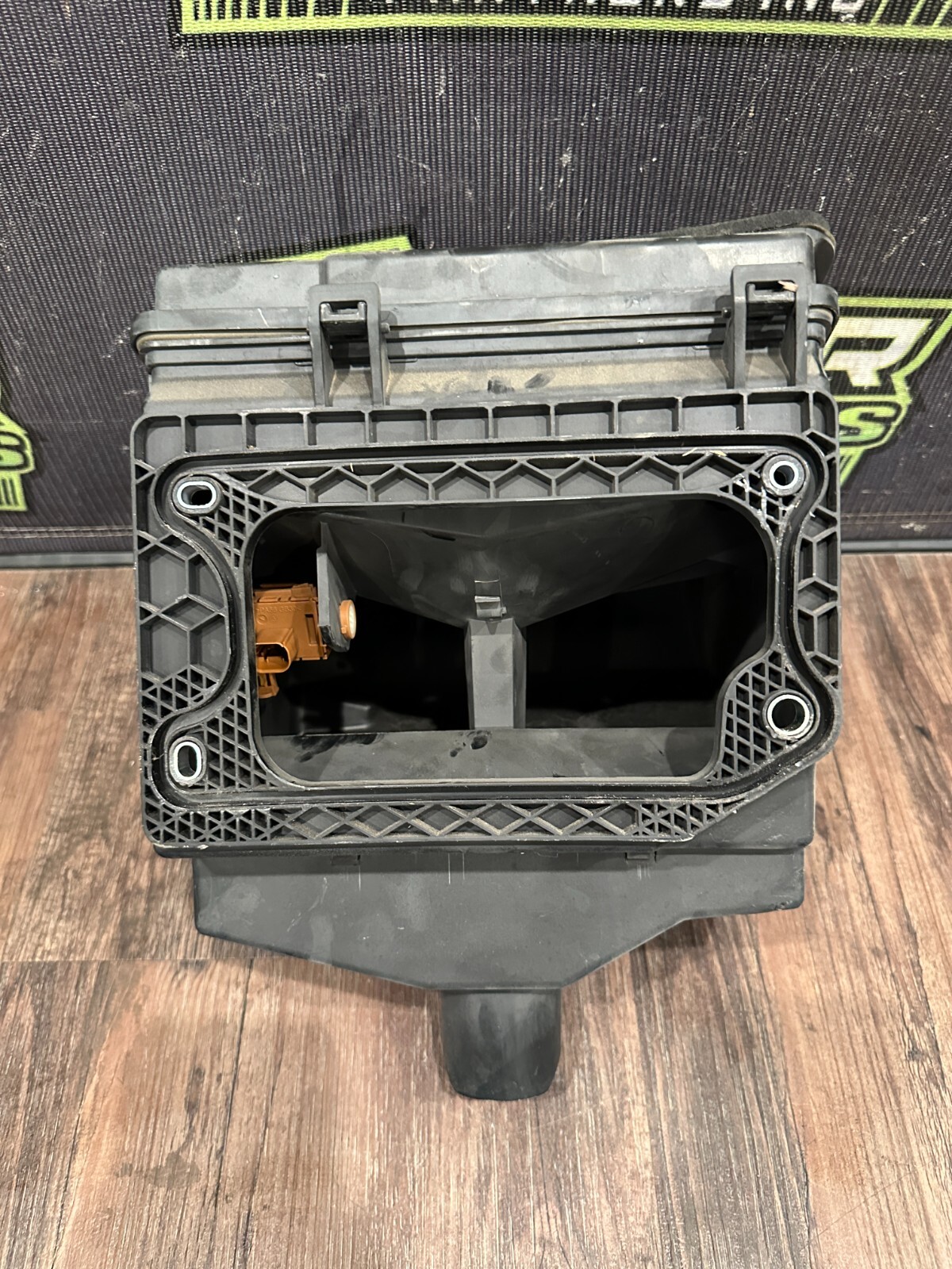 2017-18 AUDI R8 OUTLET INTAKE AIR DUCT MANIFOLD OEM 4S1 815 459