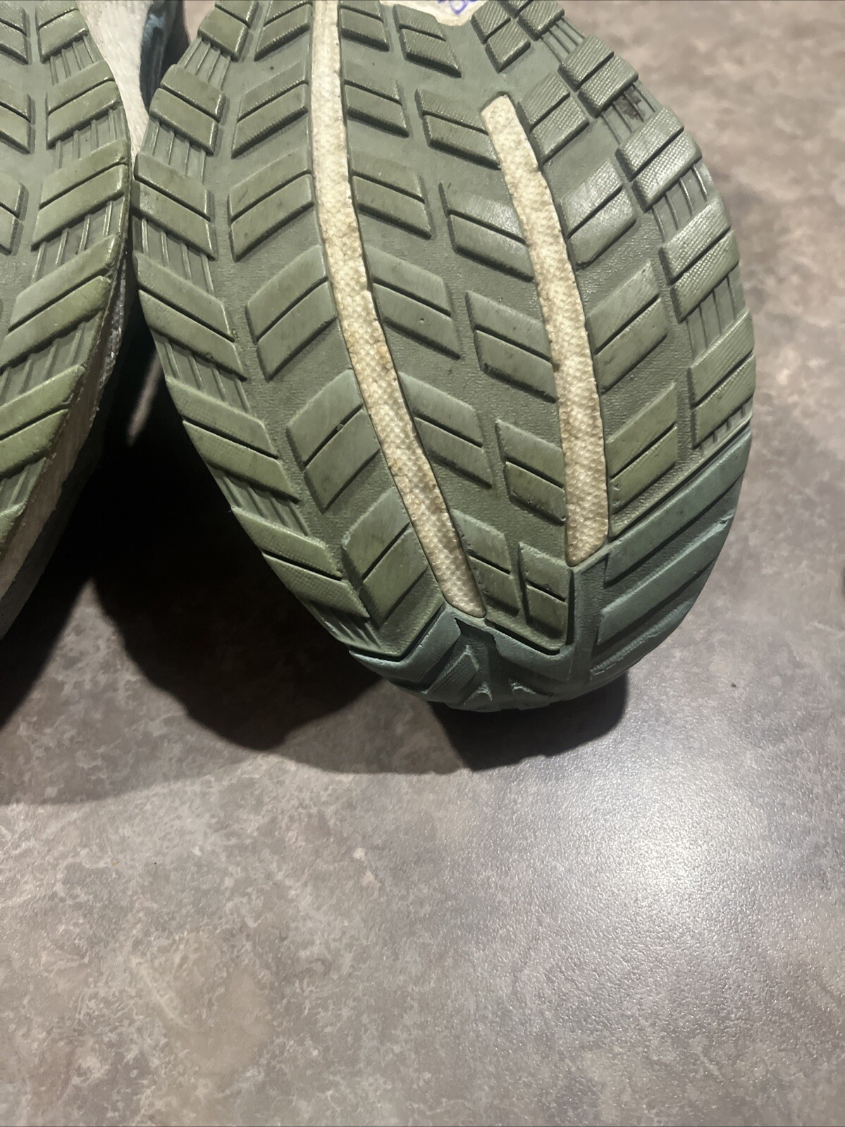 SAUCONY TRIUMPH RUNNING SHOES WOMENS SIZE 8 **RETAIL $160*** thumbnail 8