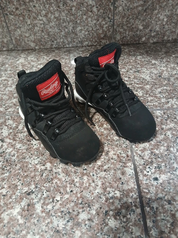 Chuteiras de beisebol juvenil RAWLINGS Full Press Mid Top T-ball tamanho 10 usadas - Imagem 2 de 4