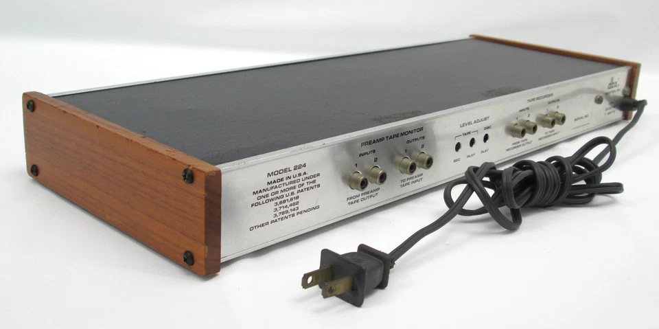 Vintage dbx 224 Simultaneous Encode/Decode Type II Tape Noise Reduction System - Image 3 of 4