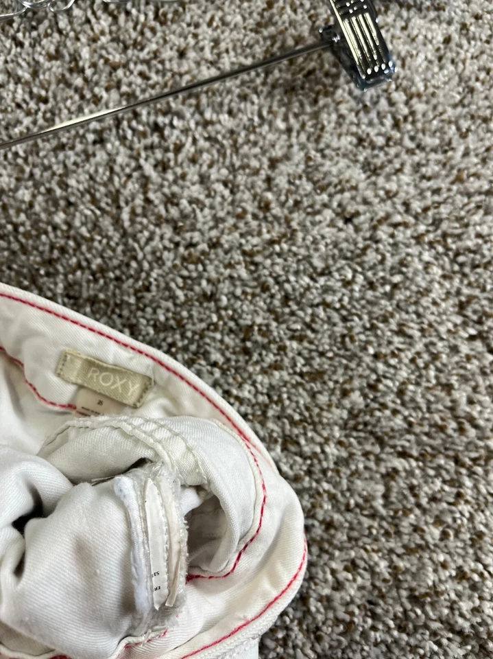 Roxy Jean Shorts Junior's Size 25 White Denim Shorts Rolled Cuff - Image 3 of 4