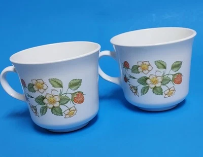 Vintage Corning STRAWBERRY SUNDAE tea coffee cups kitsch country 1980s pair 2 - image 1 of 4