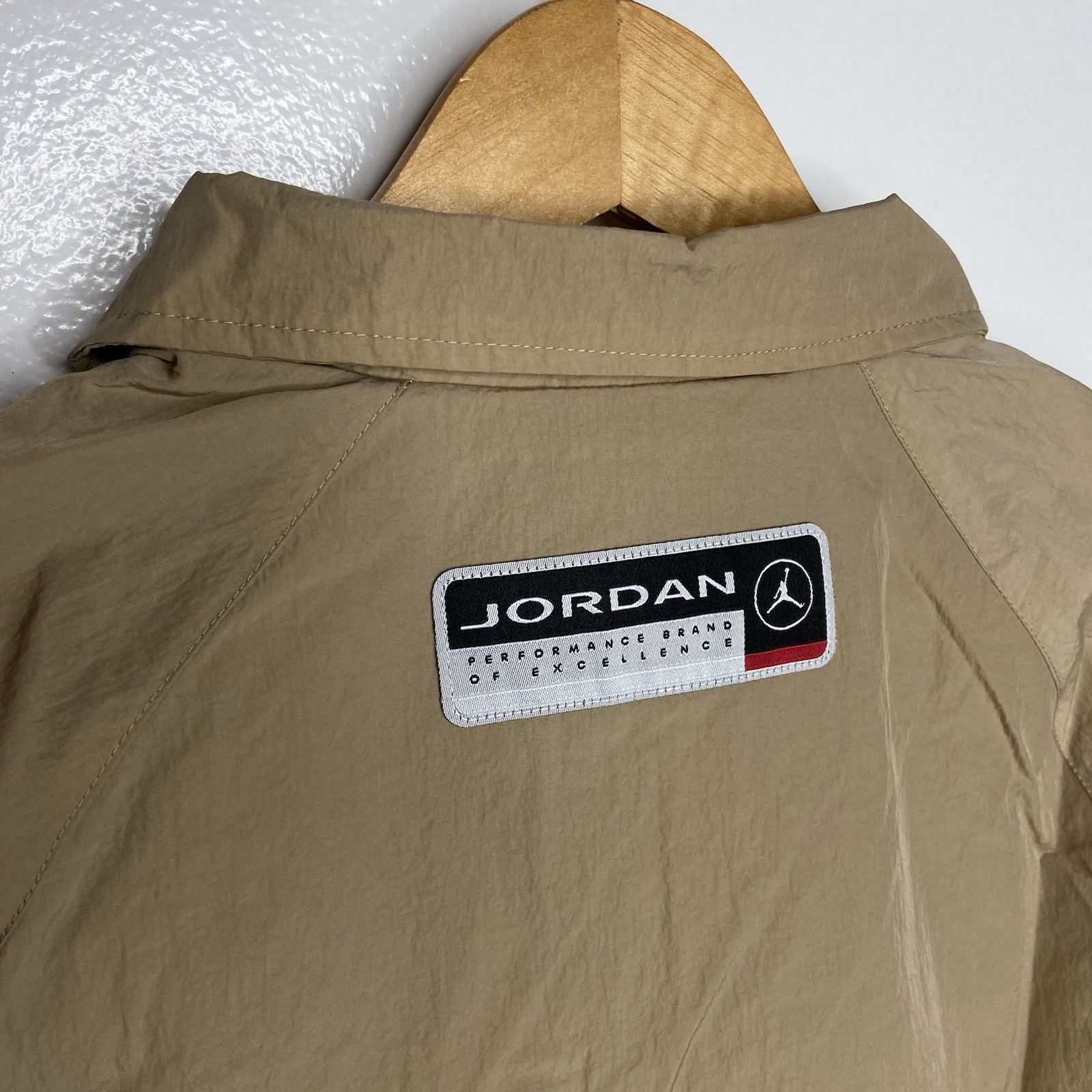 Nike Air Jordan Essentials Mens Coaches DWR Windbreaker Jacket Khaki Size Medium thumbnail 8