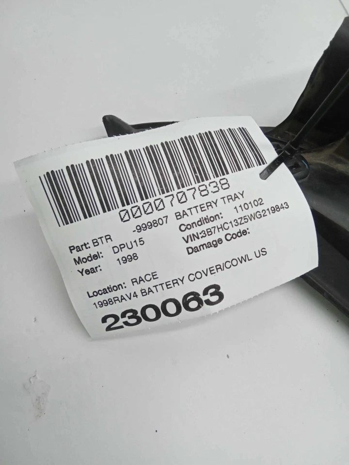 Limpiaparabrisas Toyota RAV 4 2003 moldeado derecho usado OEM 5570942020 Foto 2 de 4