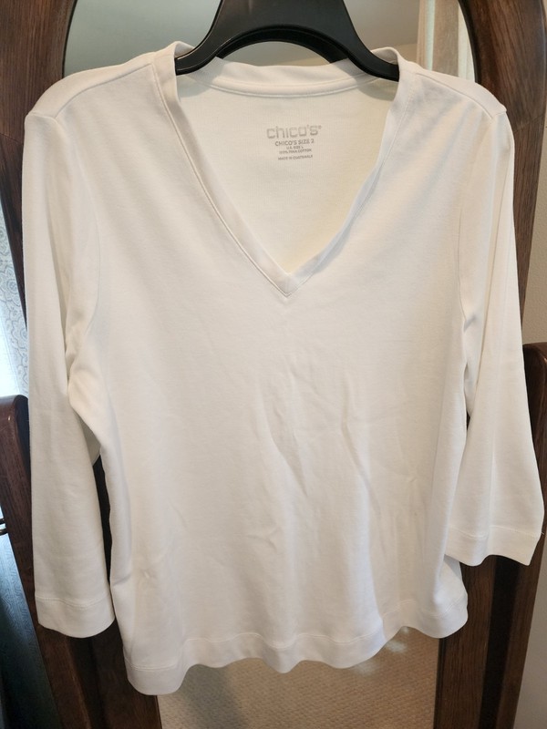 Women's Chicos Size 2 White V- Neck LS Pullover Top