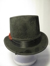 BLACK TOP HAT FELT MEDIUM WITH RED FEATHER