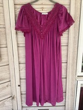 Miss Elaine Women's Mid-Length Nightgown Short Sleeve Fushica nylon Size S VTG