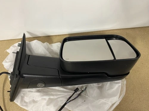 2013-2018 Ram 1500 2500 Right Passenger Side Signal Towing Door Mirror OEM