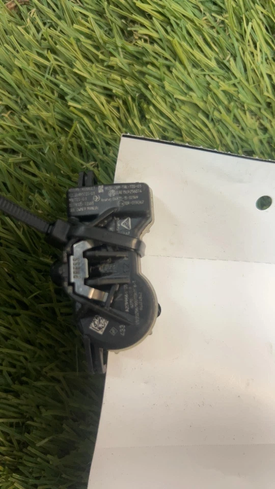 ✅ Monitor de presión de neumáticos Nissan Rogue Sport 2020 OEM Foto 2 de 3