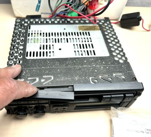 VINTAGE PIONEER KEH-6000 RDSR RADIO PULL OUT CASSETTE PLAYER WITH USER MANUAL - Picture 10 of 13