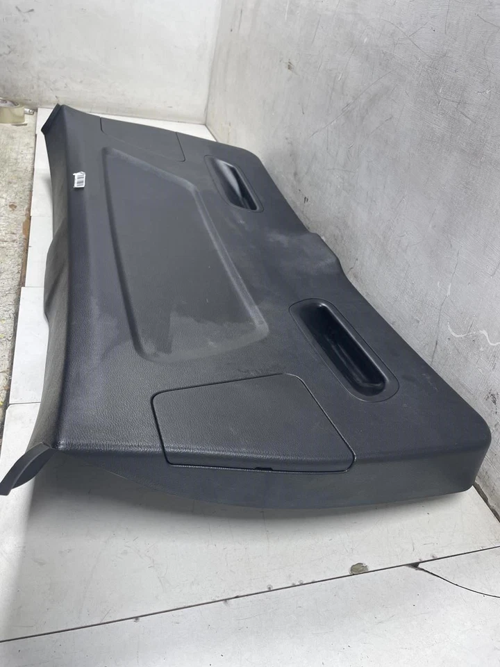 BMW X3 2014 panel de moldura del portón trasero OEM+ Foto 3 de 4