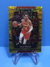 2021-22 Panini Select Basketball Trae Young Concourse Gold Disco /10 Hawks 
