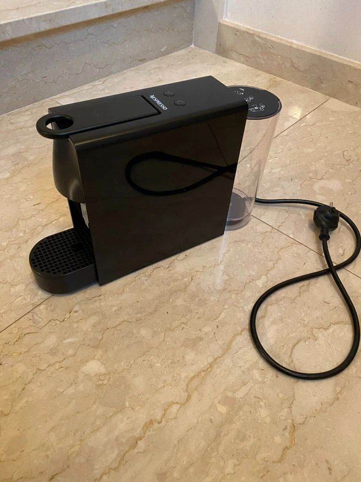 Nespresso Essenza Mini C30, foto 2 di 3