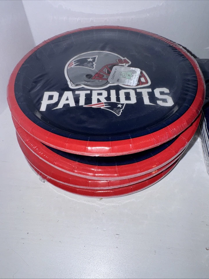 New England Patriots NFL Football Party Supplies Plates Napkins Table Cloths - Image 4 of 4