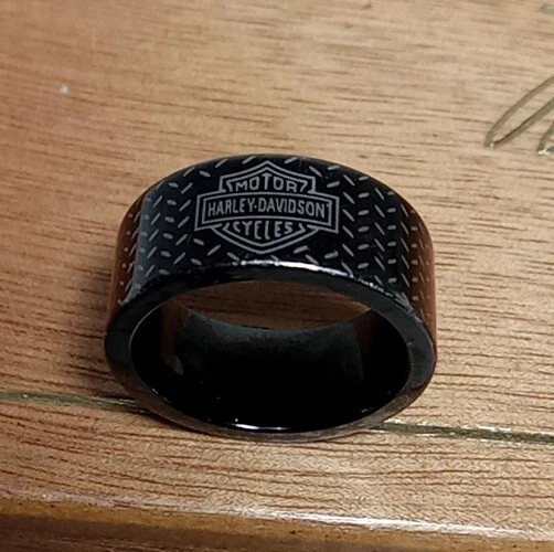 Anillo Harley Davidson de fibra de carbono negro y plata talla 7,5 Foto 2 de 3
