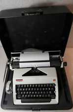 OLYMPIA VINTAGE SM9 TYPWRITER WHITE SERIAL # 5578728 W/CASE GERMANY thumbnail