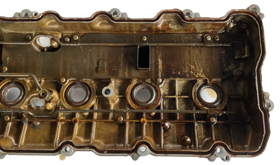 Cubierta de válvula lado derecho Toyota Tundra 2012-2021 5,4 L OEM 112010S011 Foto 4 de 4