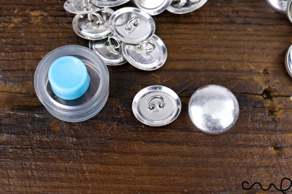 30L Hand Button Making Tool Set 25 Blank Self Cover Button Sewing Craft Kit 19mm - Image 3 of 4