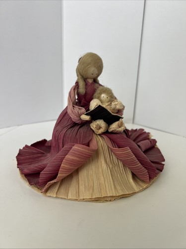 Vintage Nan’s Corn Husk Doll 1991 Mother With Child Reading Rose ColoredDress 7”