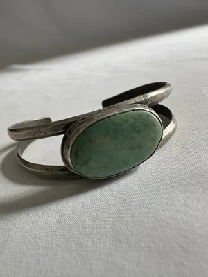 Vintage sterling silver cuff bracelet large oval green turquoise stone Read - Image 1 of 4