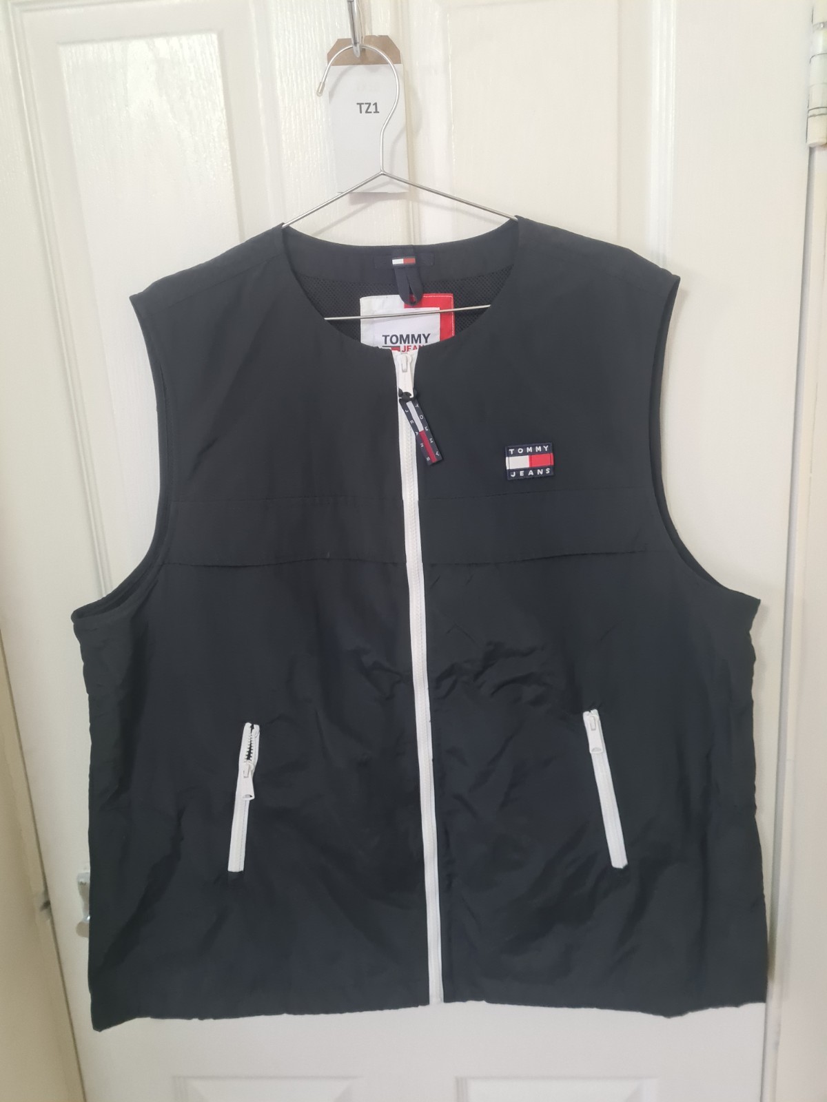 Tommy Jeans essential puffer sleeveless gilet.