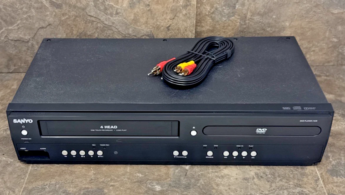 Sanyo FWDV225F DVD VCR Combo Player No Remote AV Cables Movie Tested Working