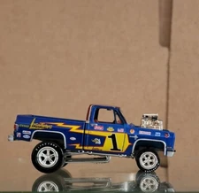 Johnny Lightning 1:64 Zingers 1981 Chevy Silverado