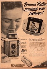KODAK VERICHROME- BROWNIE REFLEX PREVIEWS YOUR PICTURES - 1939 PRINT AD - C11